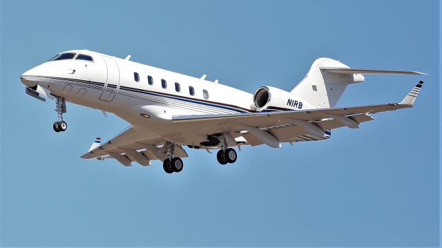 Bombardier Challenger 300 (N1RB)