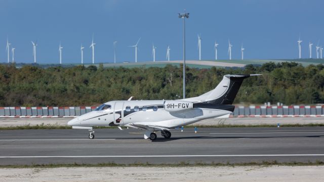 Embraer Phenom 100 (9H-FGV)