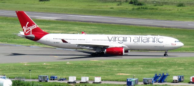 Airbus A330-300 (G-VRAY)