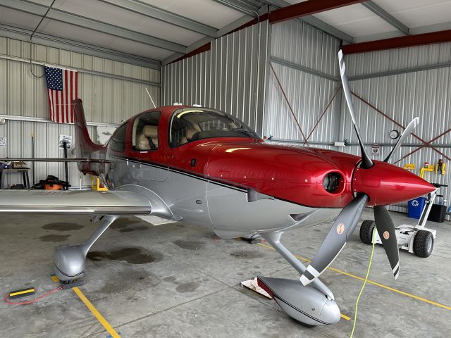 Cirrus SR-22 (N212WV) - New home!