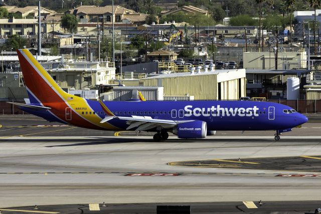 Boeing 737 MAX 8 (N8835Q)