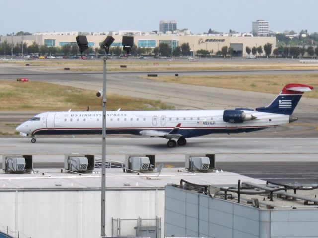 Canadair Regional Jet CRJ-700 (N931LR) - Taxiing to RWY 30