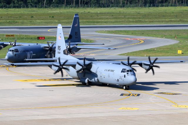 Lockheed C-130 Hercules (15-5822)