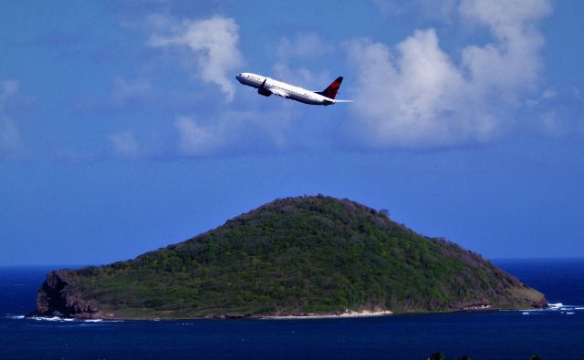 Boeing 737-900 (N835DN)