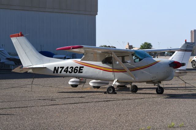 Cessna Skyhawk (N7436E)