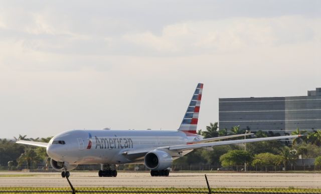 Boeing 777-200 (N762AN)