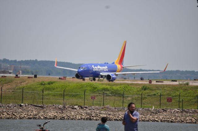 Boeing 737-700 (N7818L)