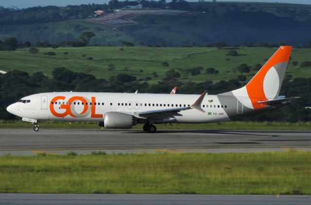 Boeing 737-800 (PS-GRF)