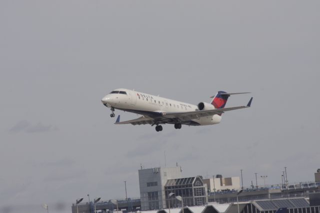 Canadair Regional Jet CRJ-200 (N912EV)