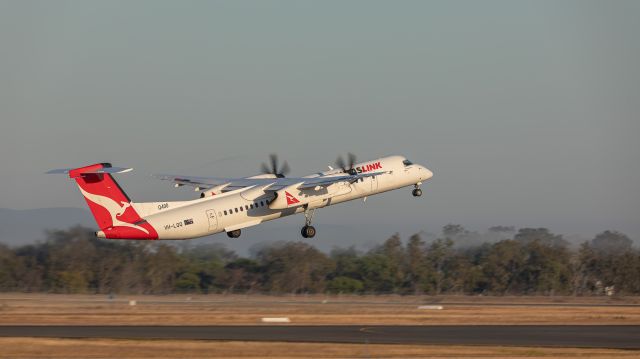 de Havilland Dash 8-400 (VH-LQQ)