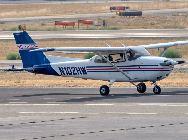 Cessna Skyhawk (N102HW) - Cessna 172 at Livermore Municipal Airport, Livermore CA. August 2020