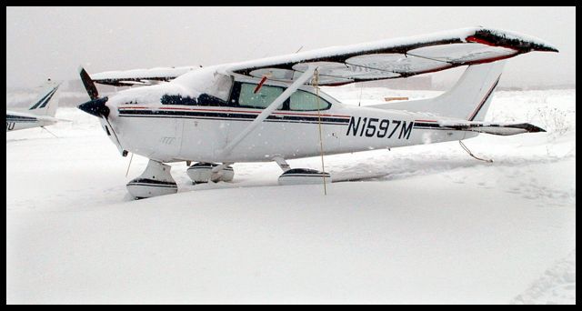 Cessna Skylane (N1597M)