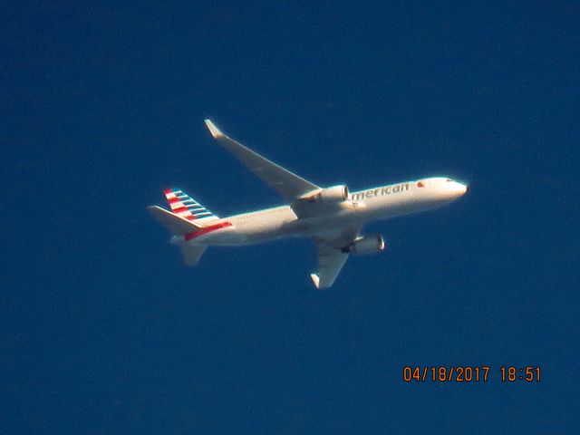 BOEING 767-300 (N394AN)