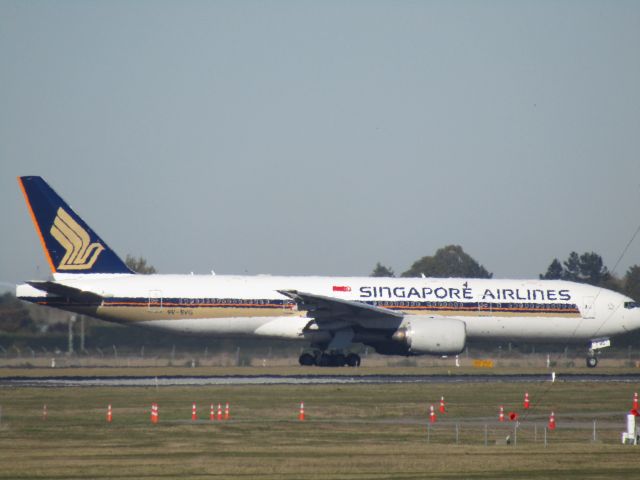 Boeing 777-200 (9V-SVG)