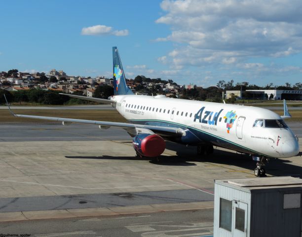 Embraer ERJ-190 (PR-AZE)