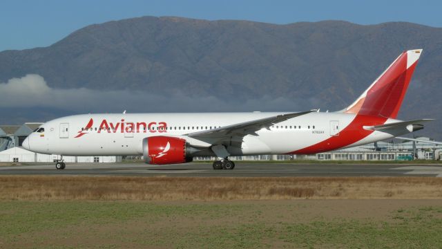 Boeing 787-8 (N782AV) - FOTO DE SPOTTER JULIO VILLARROEL EN AEROPUERTO ARTURO MERINO BENITEZ, SANTIAGO DE CHILE 