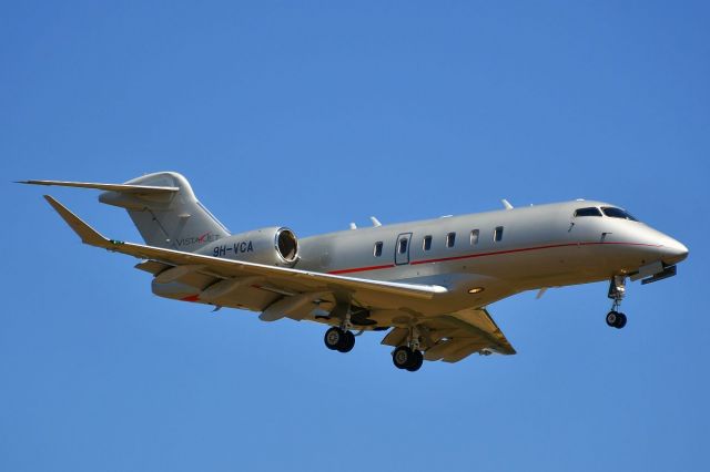 Canadair Challenger 350 (9H-VCA) - From London-Luton to Zurich (ZRH / LSZH)br /August 4, 2022