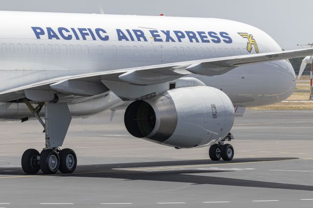 Boeing 757-200 (VH-PQA)