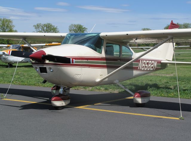 Cessna Skylane (N6582M)