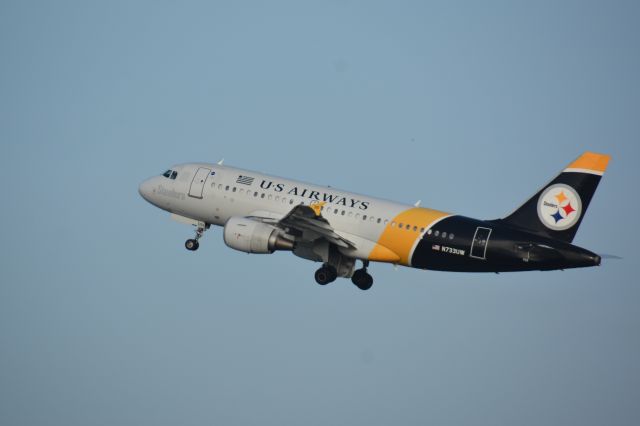 Airbus A319 (N733UW)