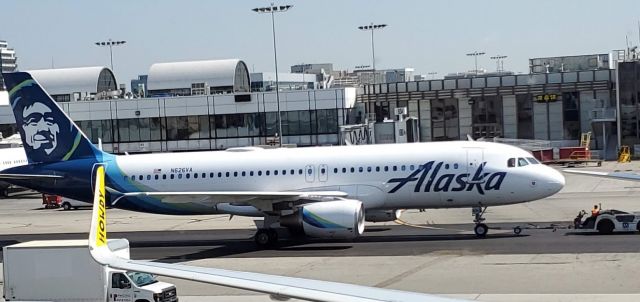 Airbus A320 (N626VA) - Former Virgin America A320 wearing Alaska colors