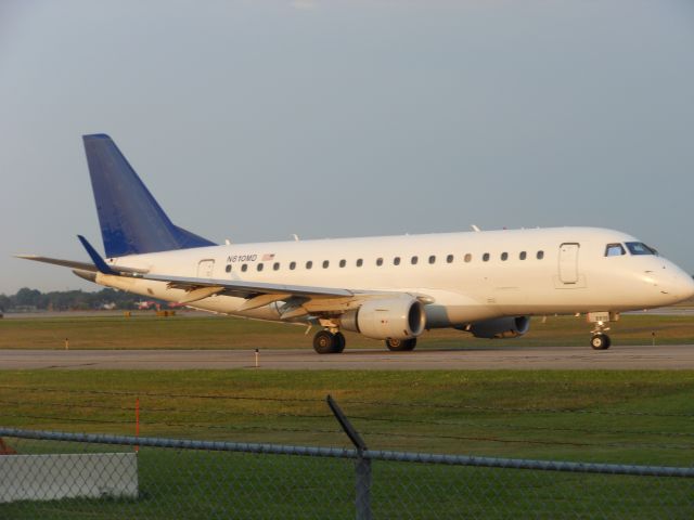 Embraer 170/175 (N810MD)