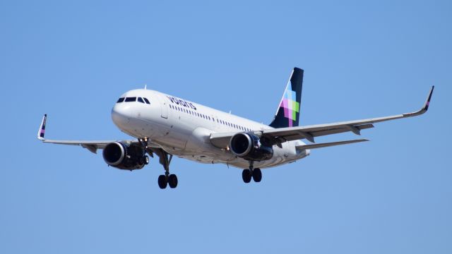 Airbus A320 (XA-VLX)