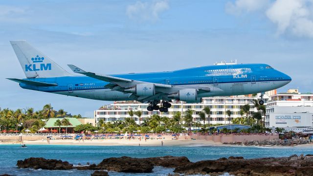 Boeing 747-400 (PH-BFL)