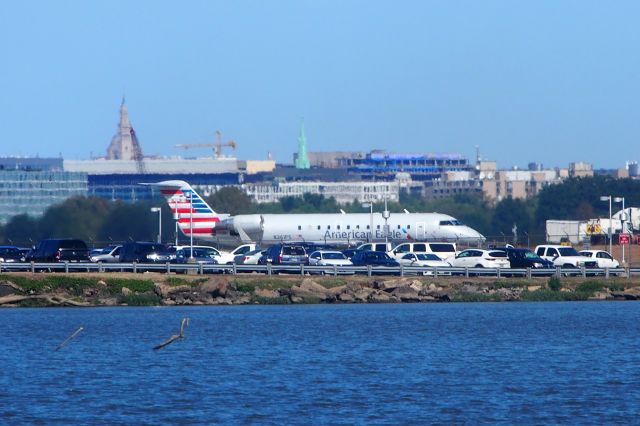 Canadair Regional Jet CRJ-200 (N261PS)