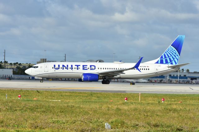 Boeing 737-700 (N37298)