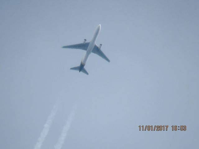 BOEING 767-300 (N340UP)