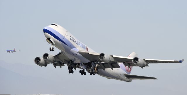 Boeing 747-400 (B-18719) - Departing LAX