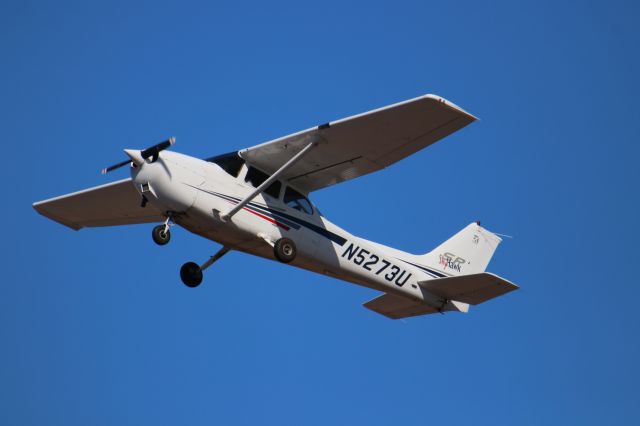 Cessna Skyhawk (N5273U)