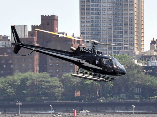 Eurocopter AS-350 AStar (N452LH) - Departing