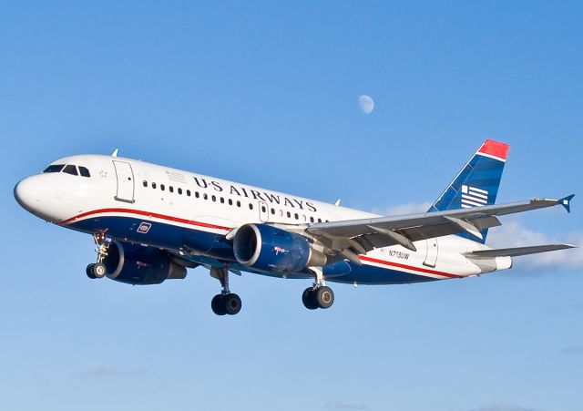 Airbus A319 (N713UW) - Moon rise arrival @ KBOS Logan !