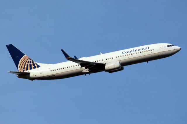 Boeing 737-900 (N32404) - Taken On 05-04-2011