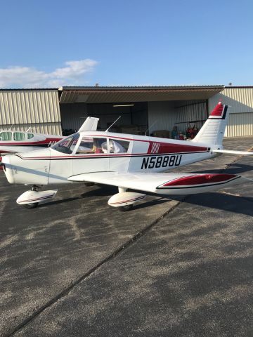 Piper Cherokee (N5888U)