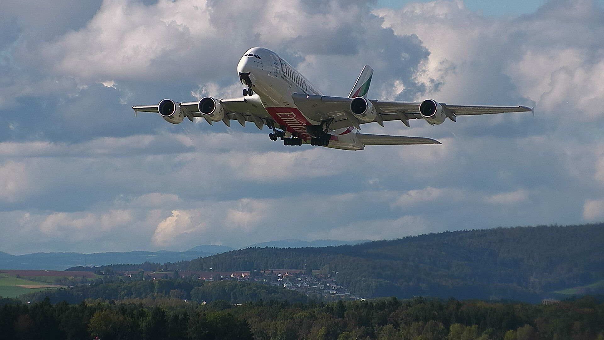 Airbus A380-800 (A6-EOU) - EK088 come back to Dubai takeoff R16