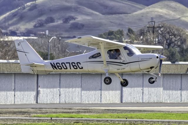 Cessna Skycatcher (N6076C) - Cessna 162 at Livermore Municipal Airport. February 2021.