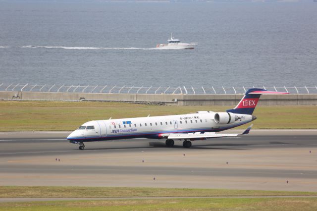 Canadair Regional Jet CRJ-700 (JA06RJ)