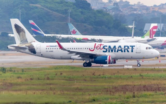 Airbus A320 (CC-AWE)