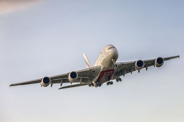 Airbus A380-800 (A6-EDB)