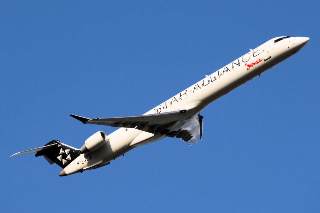 Canadair Regional Jet CRJ-700 (C-FUJZ) - Star Alliance Livery * Taken On 05-24-2011