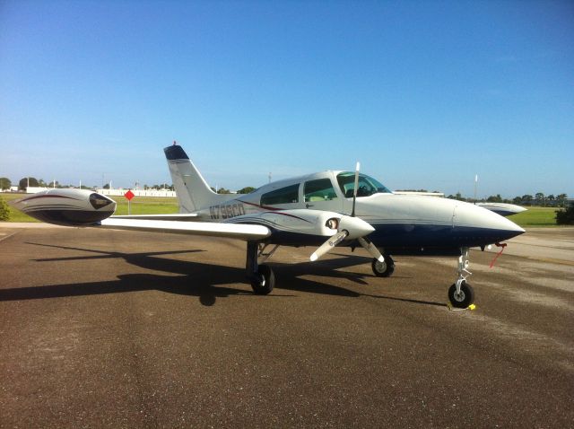 Cessna 310 (N796CD)