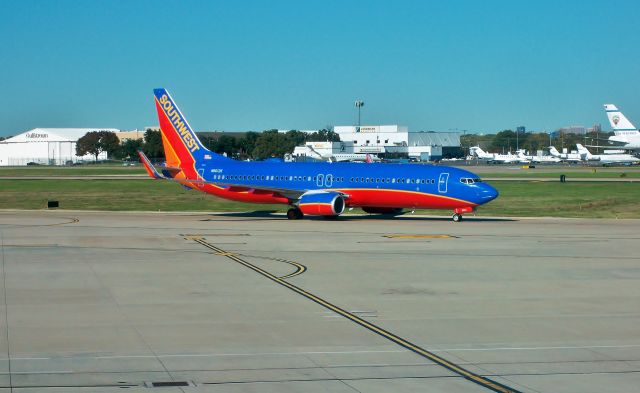 Boeing 737-800 (N8612K) - Southwest 737-8H4 N8612K at DAL on Nov 18, 2015.