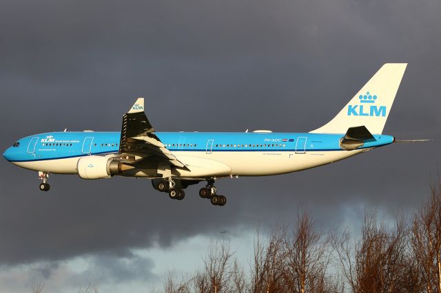 Airbus A330-200 (PH-AOC)
