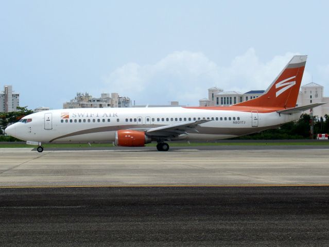 BOEING 737-400 (N801TJ)