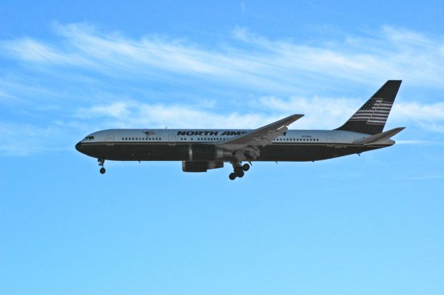 BOEING 767-300 (N760NA)