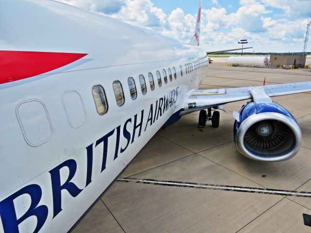 BOEING 737-400 (G-DOCU) - G-DOCU on it's retirement flight, clears Customs in RFD.