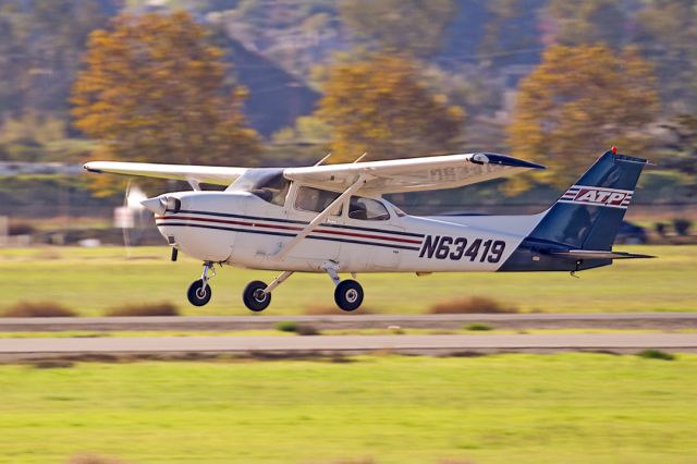 Cessna Skyhawk (N63419) - Cessna 172R at Livermore Municipal Airport, November 2021